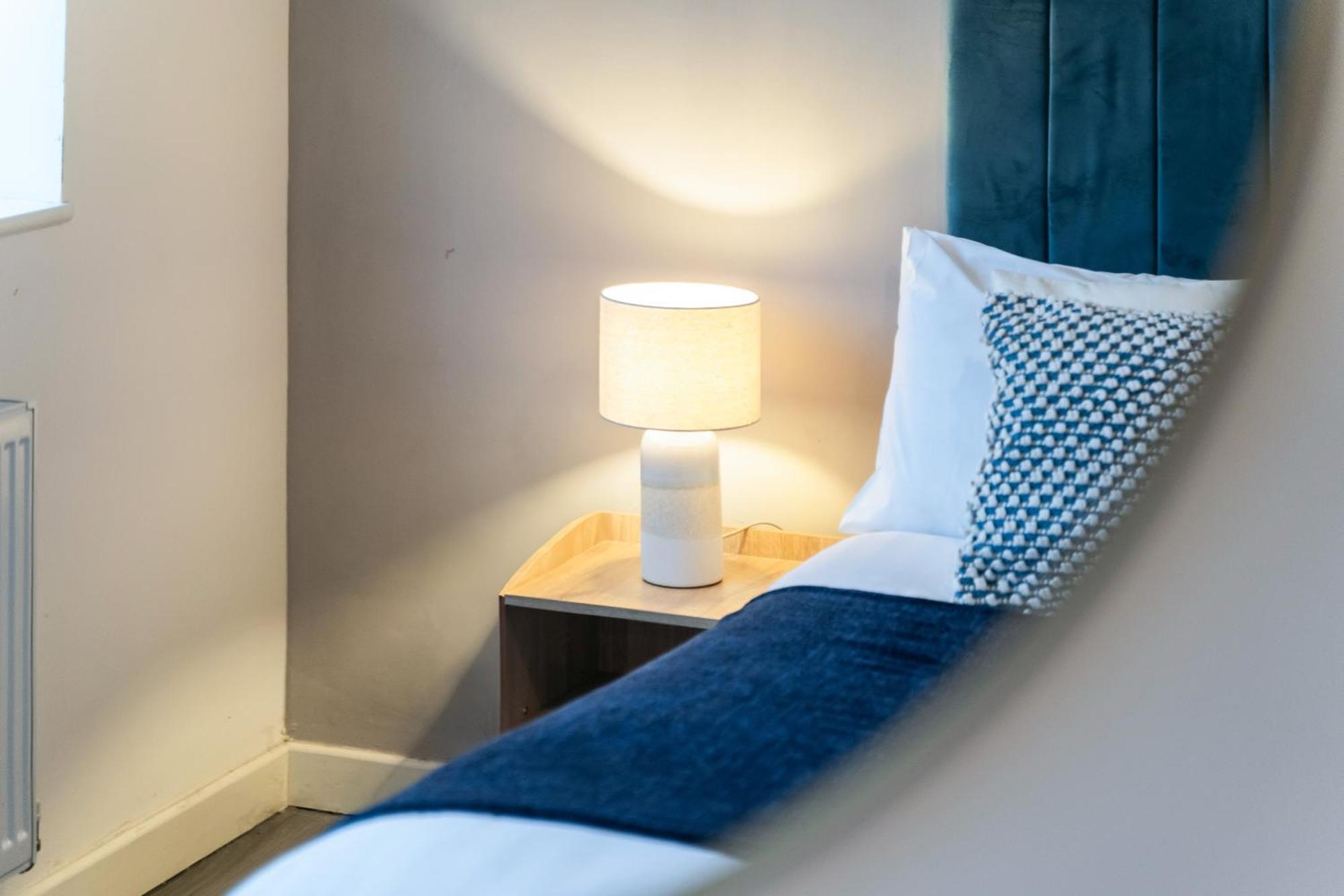 Stylish New Apartment - Free Wifi & Netflix - Top Rated - 3Mh Cradley Heath Exterior foto