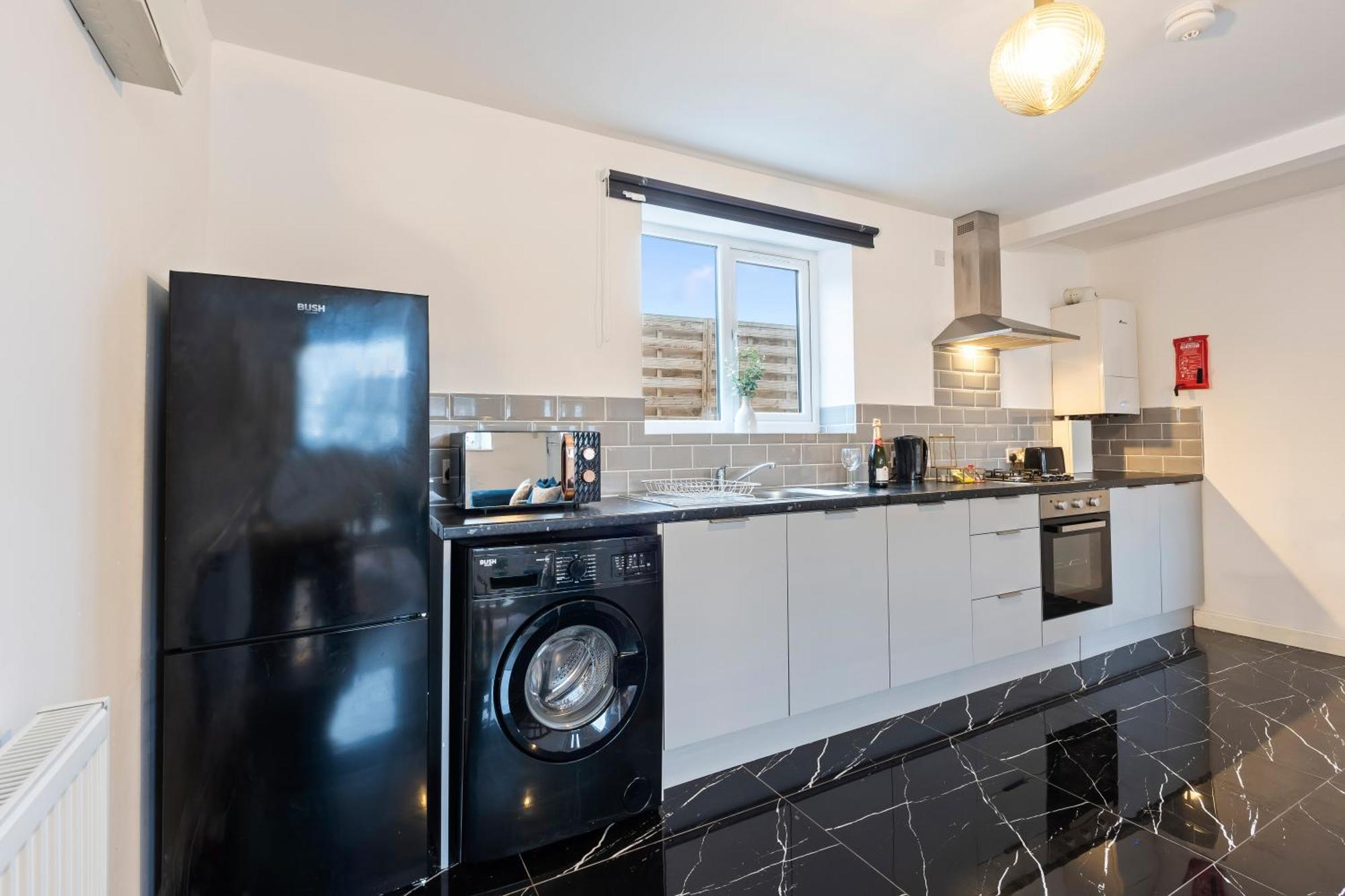 Stylish New Apartment - Free Wifi & Netflix - Top Rated - 3Mh Cradley Heath Exterior foto